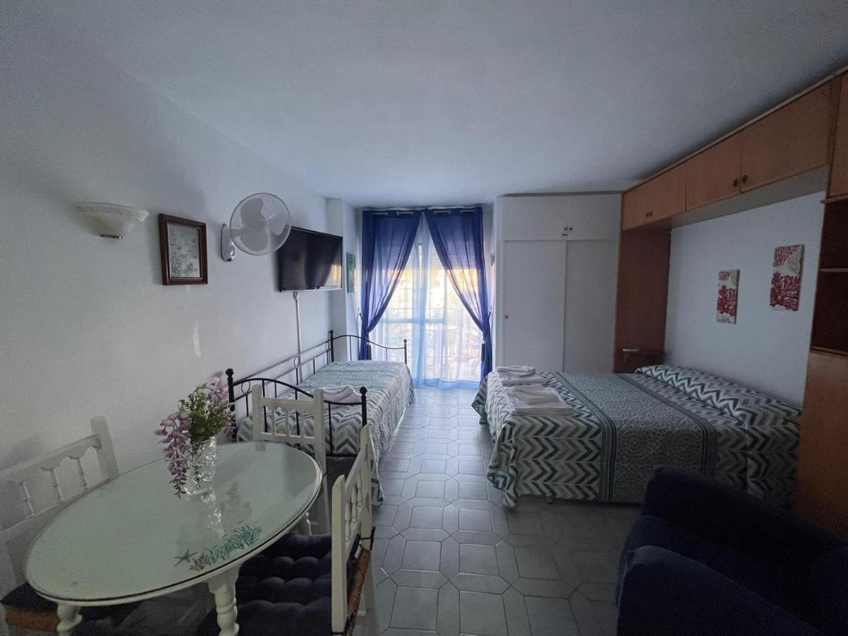 Appartamento Minerva Holidays Estudio En Benalmádena Esterno foto